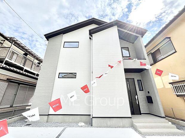 【現地外観写真】洗練された外観、上質な住空間が広がる室内は永く安心して過ごせる住居です。