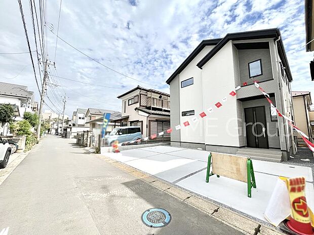 【前面道路含む現地写真】前面道路はきちんと整備されています