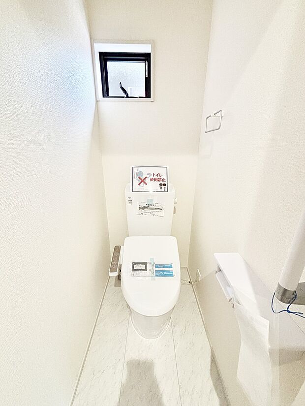 【トイレ】トイレは温水洗浄機能付き