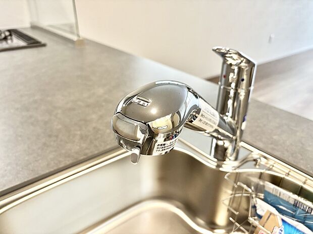 【浄水器】いつでも清潔なおいしいお水を。一つの水栓で水道水と浄水を使い分け。