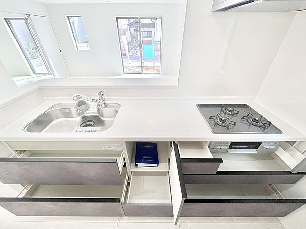 【その他設備(スライド収納)】使いやすさを優先したスライド式収納タイプ!