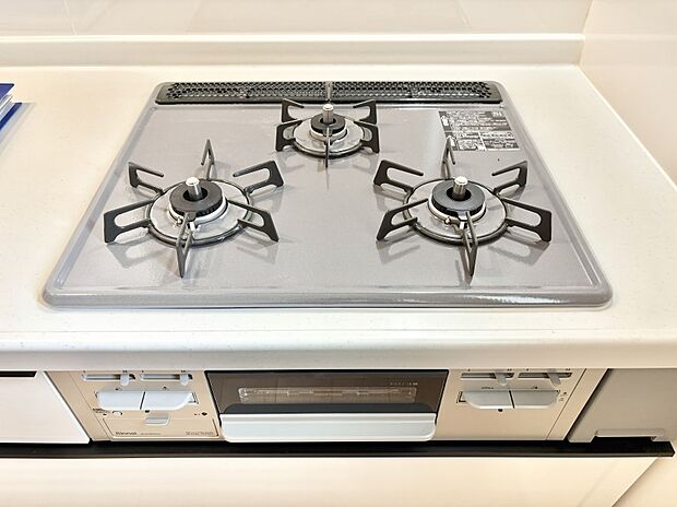 【その他設備(ガスコンロ)】三口ガスコンロでお料理が一気にはかどりそう  