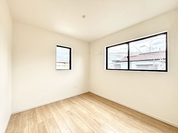 【子供部屋】２面採光で明るさ＆風通し良好！