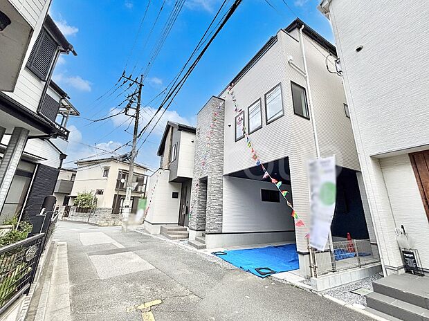 【前面道路含む現地写真】堂々完成!! ここから始まる新生活を応援いたします!