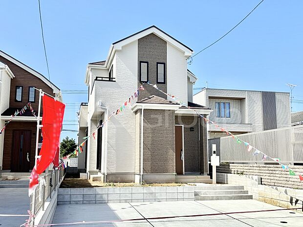 【現地外観写真】たっぷりの陽光と開放感に包まれる明るい住まい  