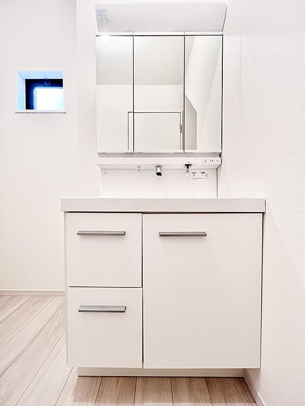 【洗面台・洗面所】収納力と機能性に優れた洗面化粧台