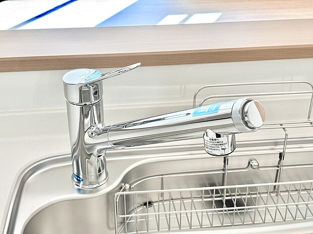 【その他設備(浄水器)】いつでも清潔なおいしいお水を。一つの水栓で水道水と浄水を使い分け。