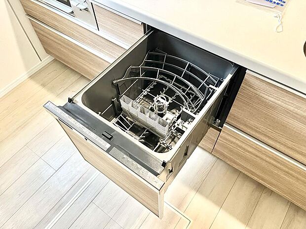 【その他設備(食洗機)】面倒なお片づけは食洗機にお任せ！家事の負担が減って、時間にも気持ちにもゆとりができます。
