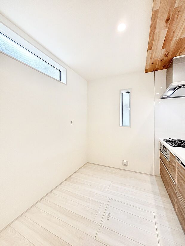 【キッチン】ゆとりあるキッチンではご家族と楽しくお料理ができます。