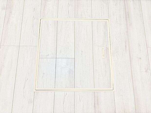 【その他設備(床下収納)】床下収納付き！日用品・非常用品の収納にも大活躍。