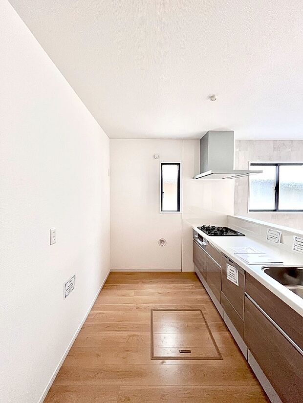 【キッチン】ゆとりあるキッチンではご家族と楽しくお料理ができます。