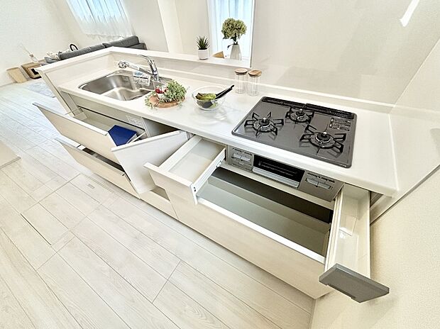 【その他設備(スライド収納)】使いやすさを優先したスライド式収納タイプ！