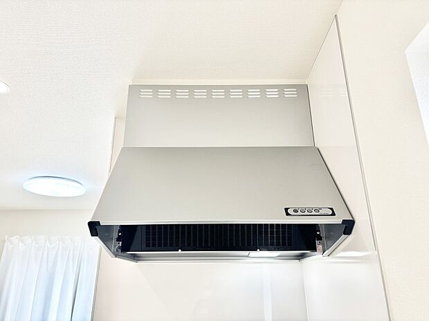 【その他設備(レンジフード)】基本的なお手入れはフィルターのみ！お手入れのしやすさも魅力です。