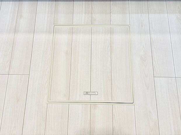 【その他設備(床下収納)】床下収納付き！日用品・非常用品の収納にも大活躍。