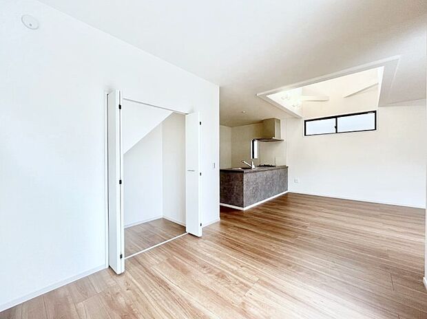 【リビング収納】リビング収納。ここに収納があると物が集まるLDKがスッキリ片付きそうですね。