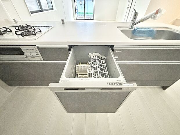 【その他設備(食洗機)】面倒なお片づけは食洗機にお任せ！家事の負担が減って、時間にも気持ちにもゆとりができます。