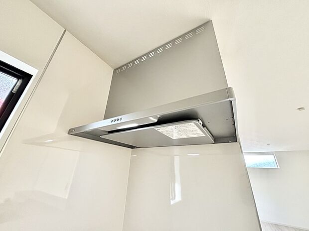 【その他設備(レンジフード)】基本的なお手入れはフィルターのみ！お手入れのしやすさも魅力です。