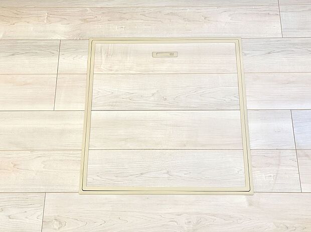 【その他設備(床下収納)】床下収納付き！日用品・非常用品の収納にも大活躍。