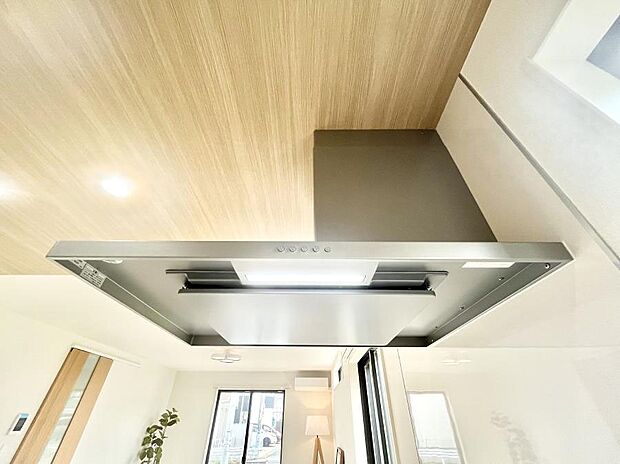 【その他設備(レンジフード)】基本的なお手入れはフィルターのみ!お手入れのしやすさも魅力です。