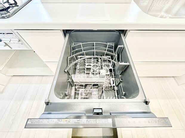【その他設備(食洗機)】面倒なお片づけは食洗機にお任せ!家事の負担が減って、時間にも気持ちにもゆとりができます。