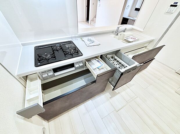 【その他設備(スライド収納)】使いやすさを優先したスライド式収納タイプ!