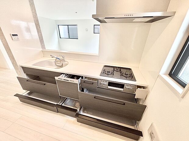 【その他設備(スライド収納)】使いやすさを優先したスライド式収納タイプ!