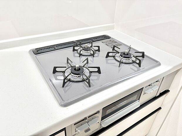 【その他設備(Ｓｉセンサーコンロ)】ガスコンロはＳｉセンサー搭載。火力調節や焦げ付き・消し忘れも防いでくれます。