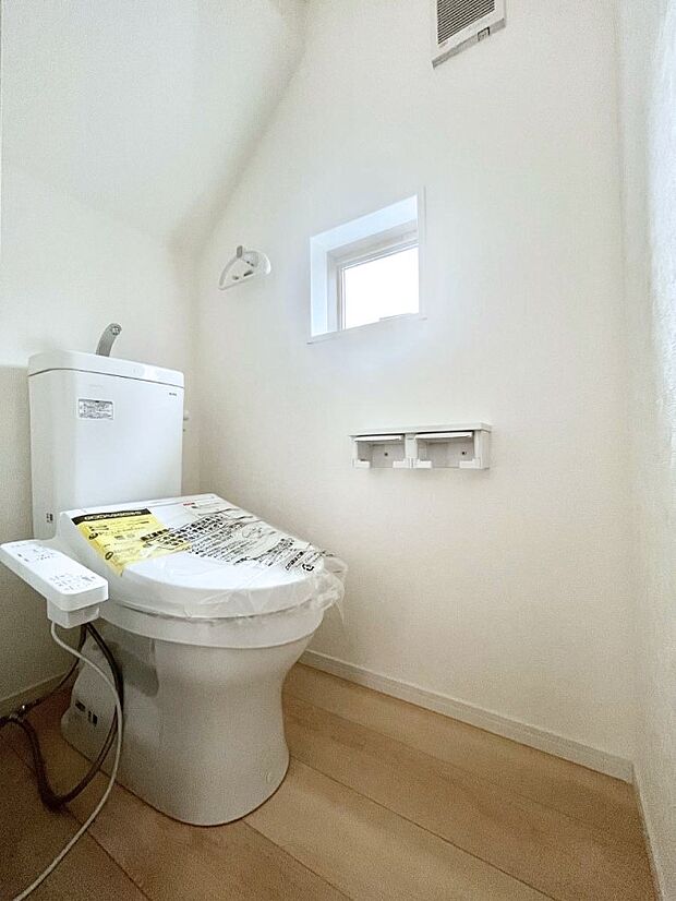 【トイレ】トイレは温水洗浄機能付き