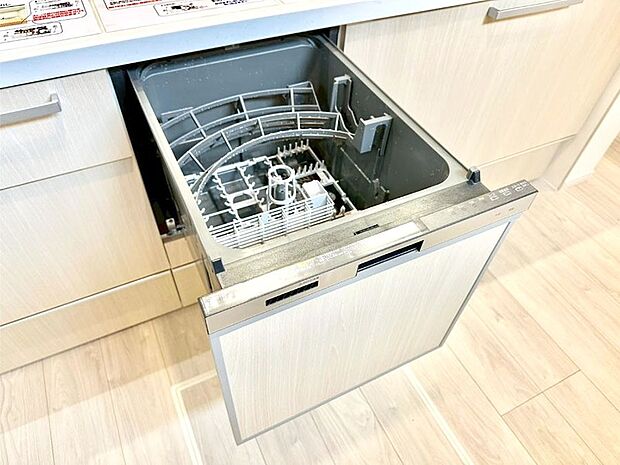 【その他設備(食洗機)】面倒なお片づけは食洗機にお任せ！家事の負担が減って、時間にも気持ちにもゆとりができます。