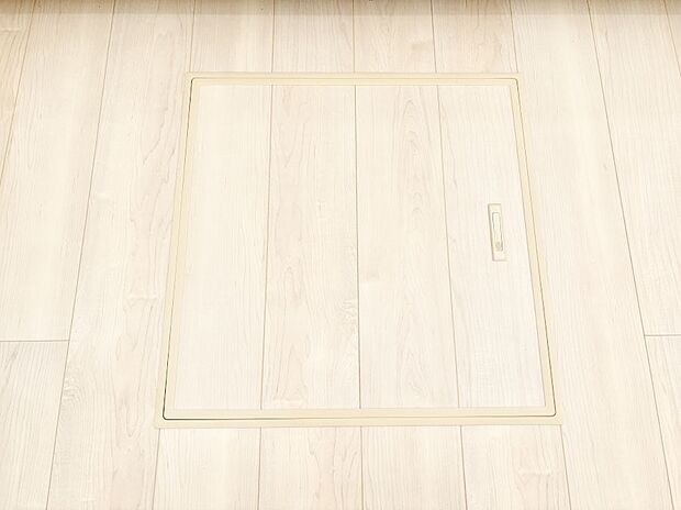 【その他設備(床下収納)】床下収納付き!日用品・非常用品の収納にも大活躍。