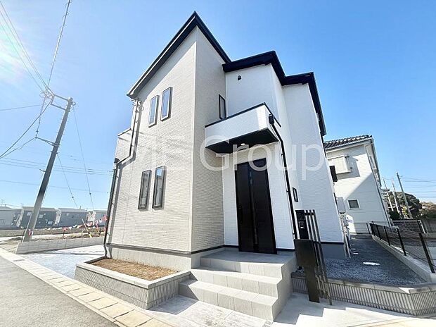 【現地外観写真】たっぷりの陽光と心地よい風が舞い込む住まい