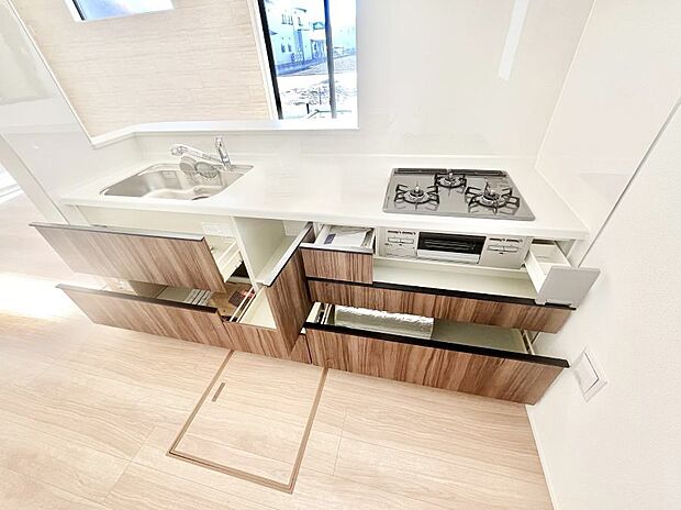 【その他設備(スライド収納)】使いやすさを優先したスライド式収納タイプ!