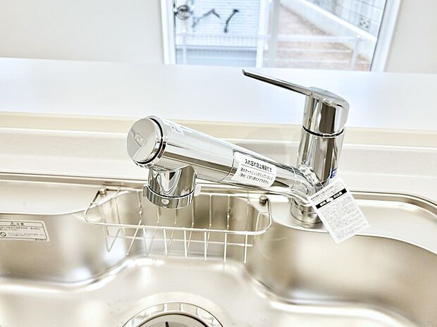 【その他設備(浄水器)】いつでも清潔なおいしいお水を。一つの水栓で水道水と浄水を使い分け。