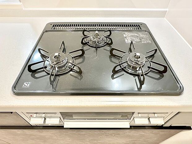 【その他設備(Ｓｉセンサーコンロ)】ガスコンロはＳｉセンサー搭載。火力調節や焦げ付き・消し忘れも防いでくれます。