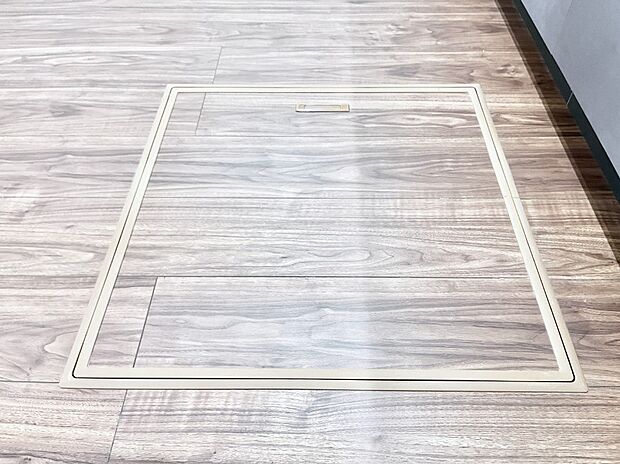 【その他設備(床下収納)】床下収納付き！日用品・非常用品の収納にも大活躍。