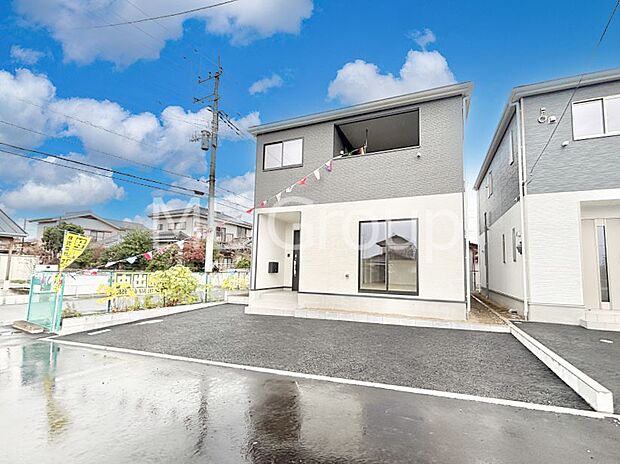 【現地外観写真】洗練された外観、上質な住空間が広がる室内は永く安心して過ごせる住居です。 