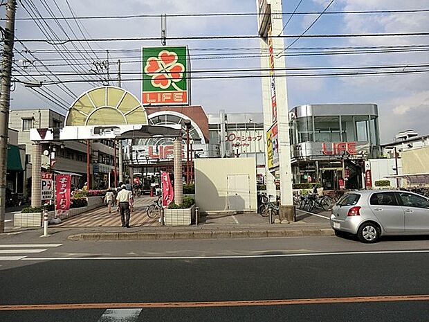 ライフ指扇店（約800m・徒歩10分）