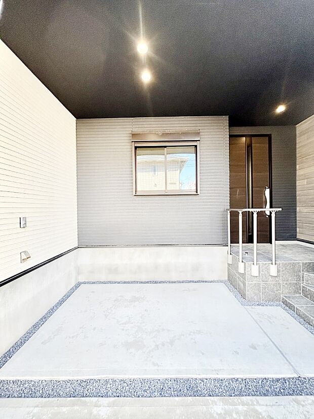 【駐車場】ビルトインタイプは大切なお車を傷や汚れから守ることができます。