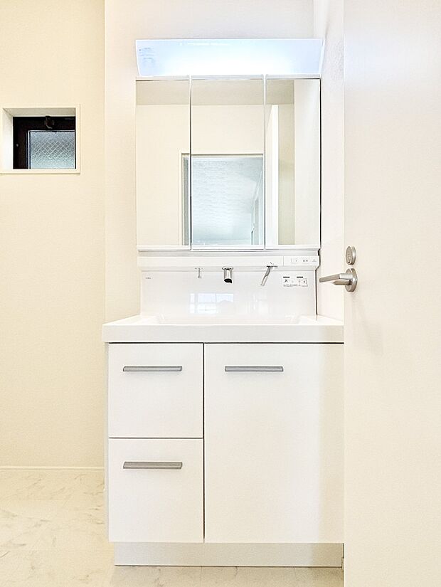 【洗面台・洗面所】収納力と機能性に優れた洗面化粧台