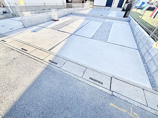 【駐車場】目の前が駐車場だと雨の日も大量にお買い物をした時も便利ですね