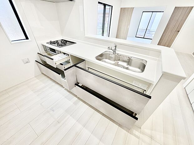 【その他設備(スライド収納)】使いやすさを優先したスライド式収納タイプ!