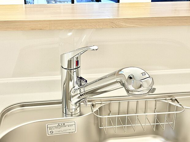 【その他設備(浄水器)】いつでも清潔なおいしいお水を。一つの水栓で水道水と浄水を使い分け。