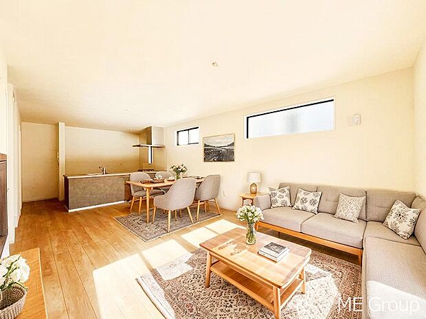 【リビング】落ち着いた雰囲気のＬＤＫは家族みんなの快適空間※家具はCGです