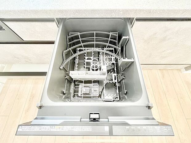 【その他設備(食洗機)】面倒なお片づけは食洗機にお任せ！家事の負担が減って、時間にも気持ちにもゆとりができます。
