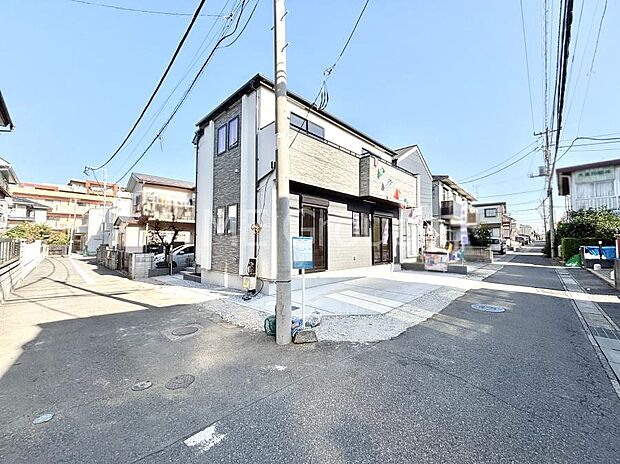 【前面道路含む現地写真】前面道路はきちんと整備されています  