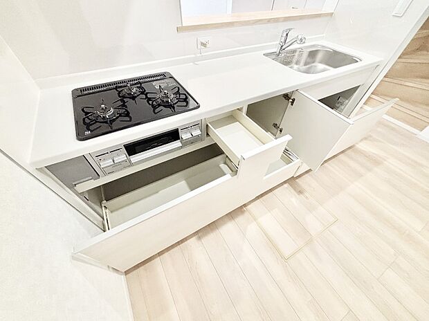 【その他設備(スライド収納)】使いやすさを優先したスライド式収納タイプ!