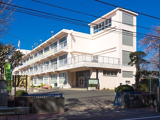 桶川市立加納小学校（約850m）