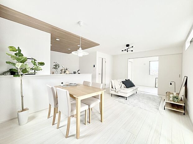 【リビング】住む方の個性が引き出される、インテリアを考えるのが楽しみなリビングです！ 