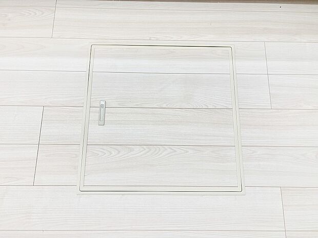 【その他設備(床下収納)】床下収納付き！日用品・非常用品の収納にも大活躍。