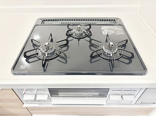 【その他設備(ガスコンロ)】三口ガスコンロでお料理が一気にはかどりそう  